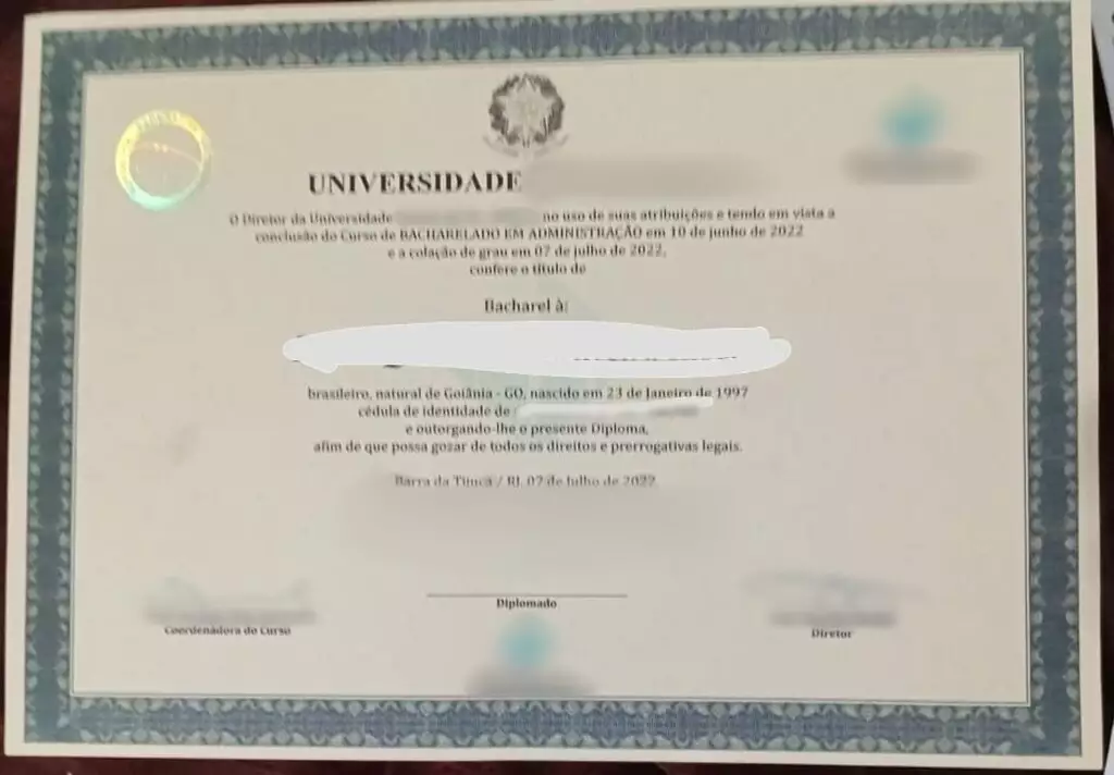 Modelo dos diplomas que eram comprados pelos criminosos.