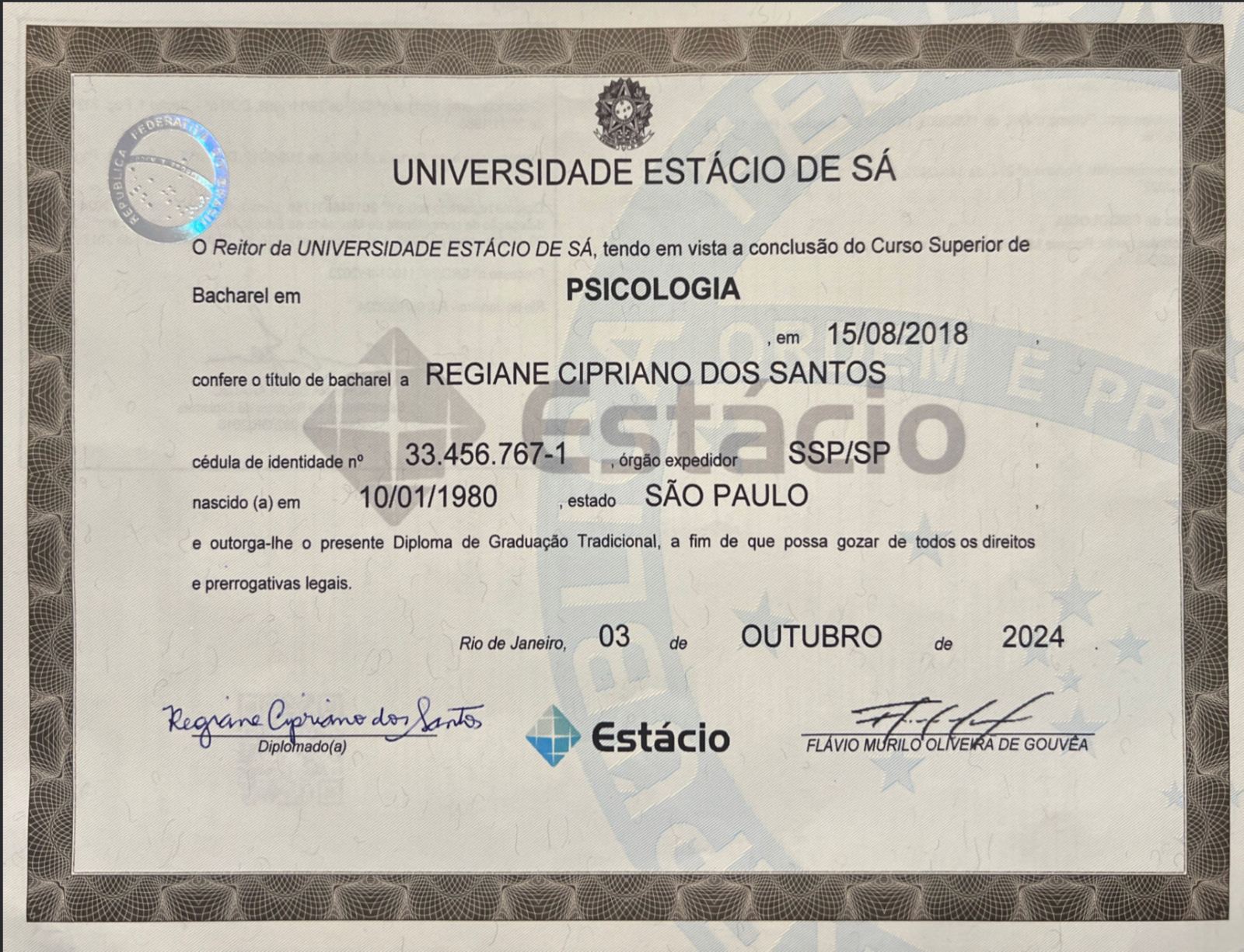 Diploma falso assinado por Regiane